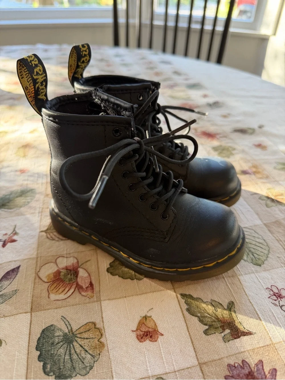 Little Kids Doc Martens - 8